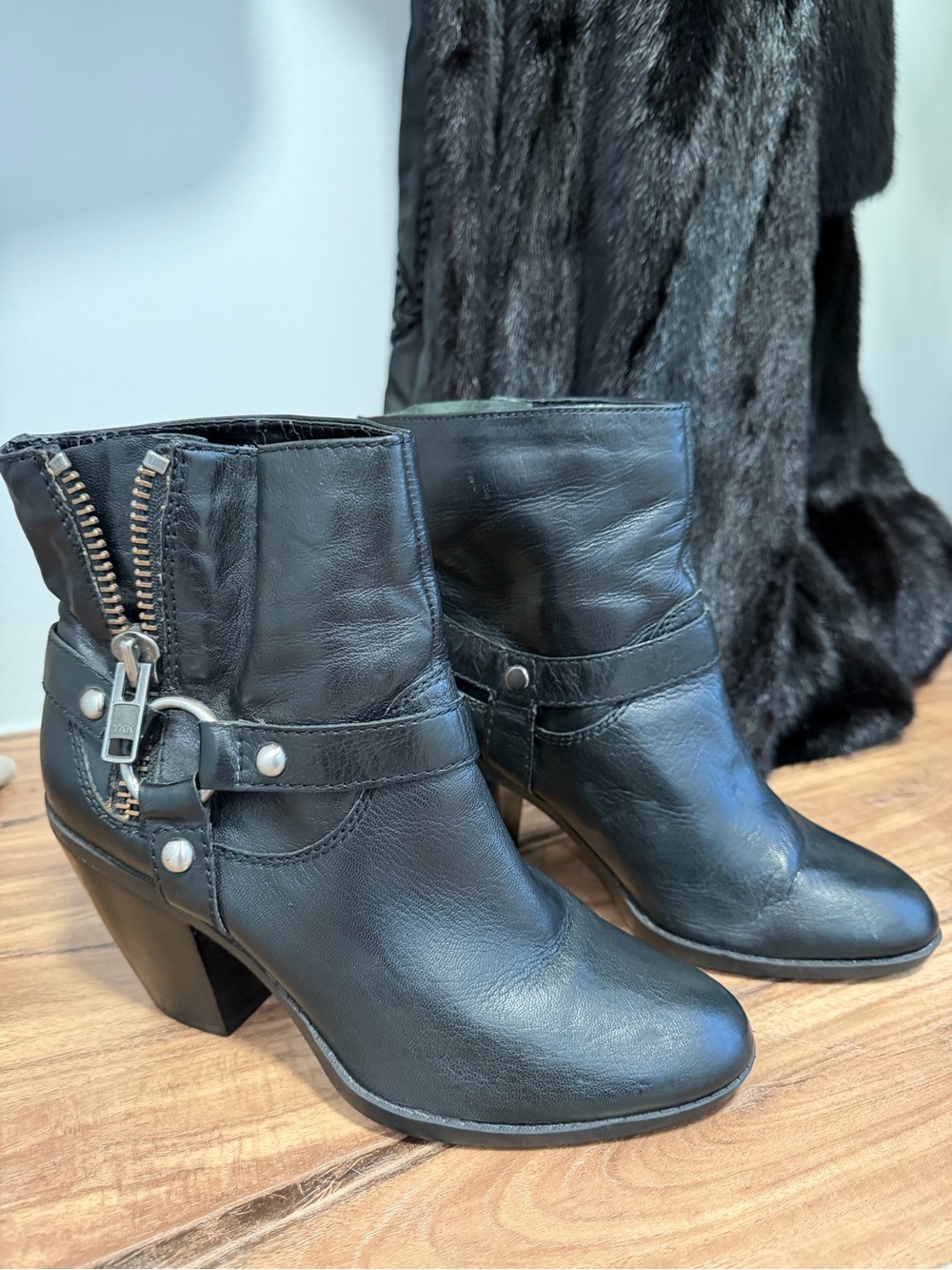 Bandolino Black Leather Ankle Booties with Buckle and Zipper